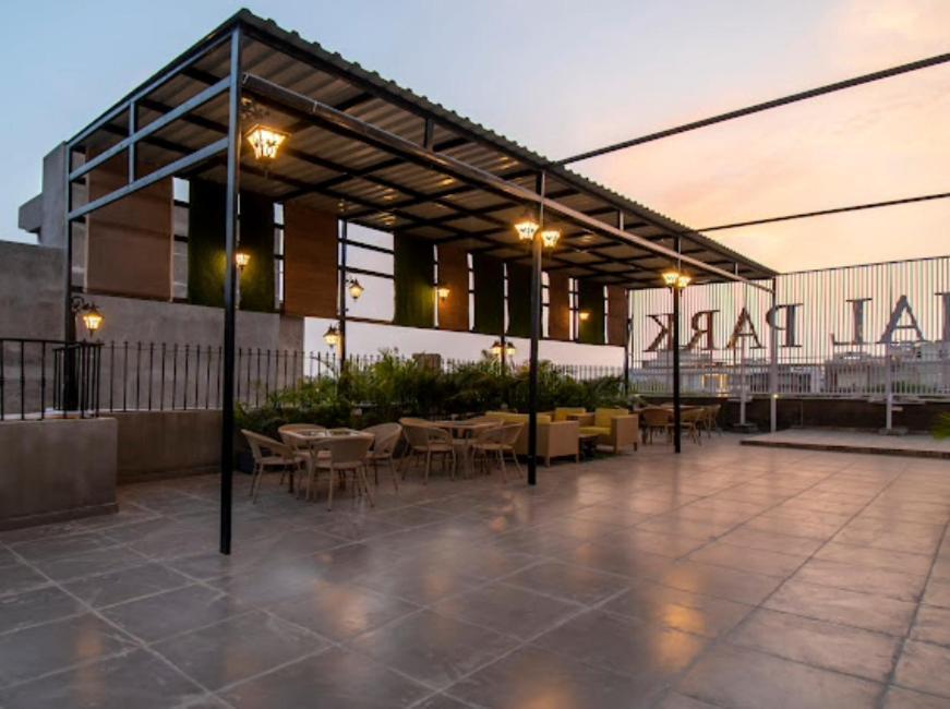 Hotel Imperial Park Sector 45 Gurgaon Eksteriør billede