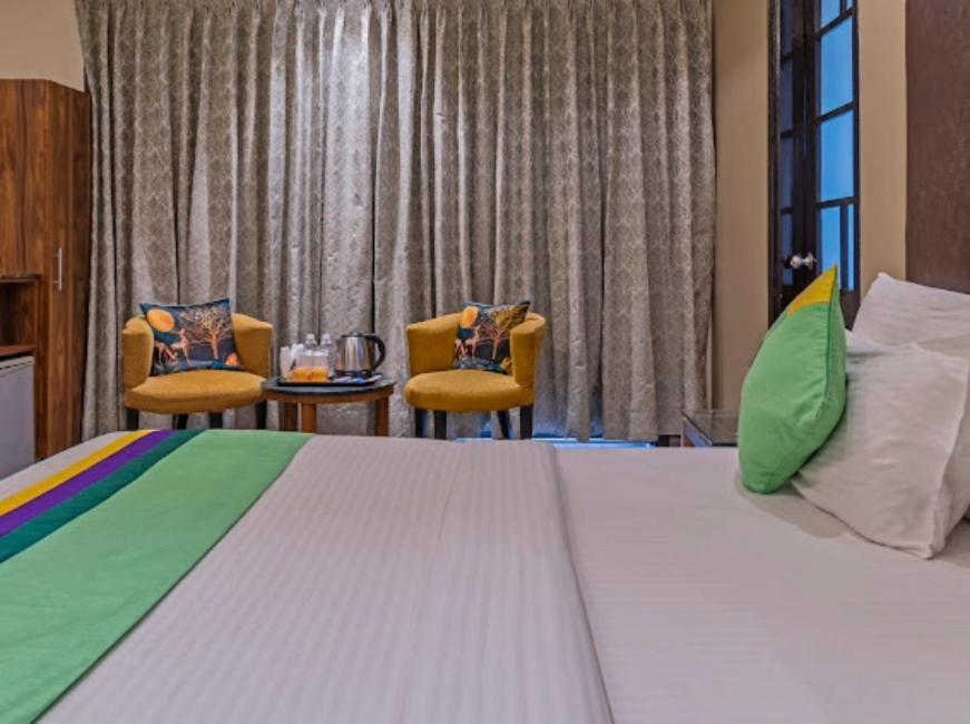 Hotel Imperial Park Sector 45 Gurgaon Eksteriør billede