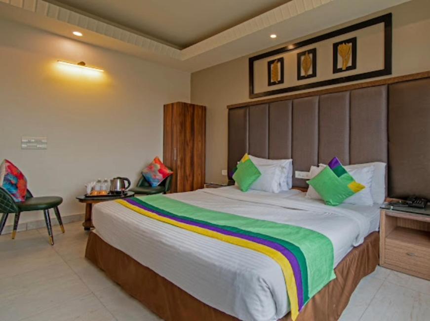 Hotel Imperial Park Sector 45 Gurgaon Eksteriør billede